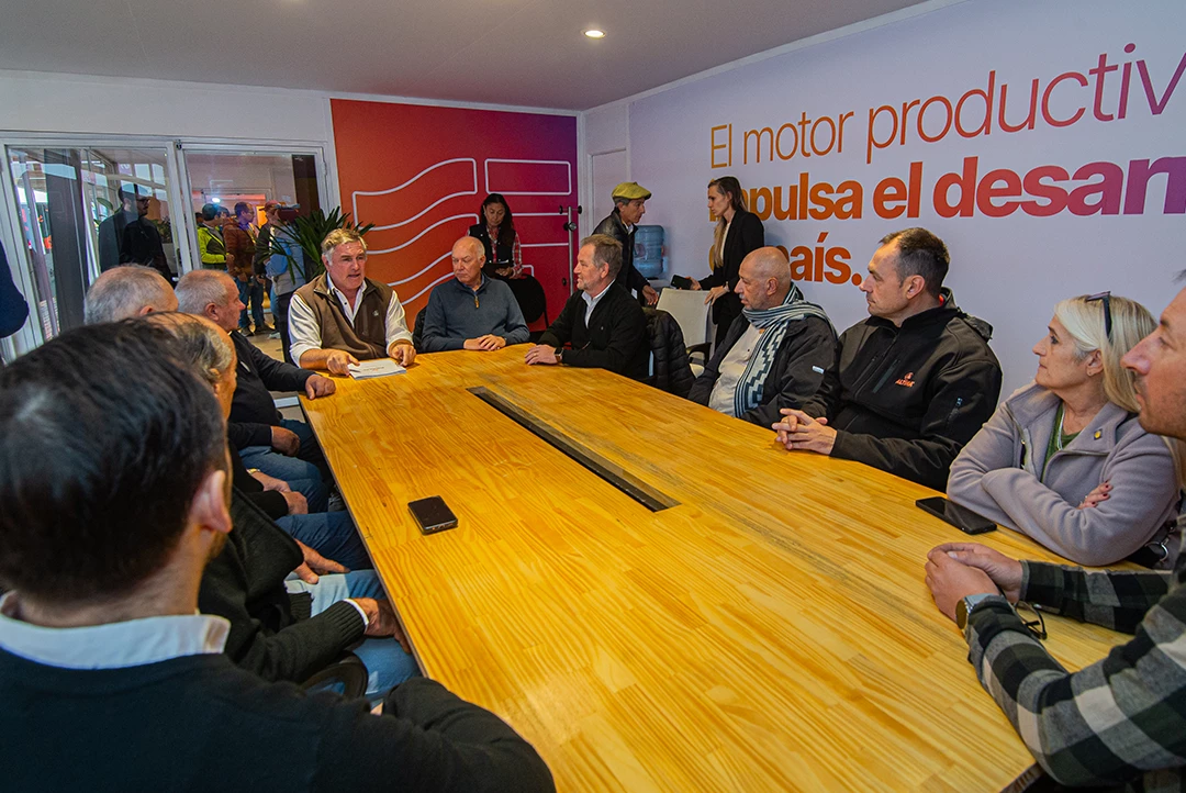 Firma de carta de intención en Agroactiva